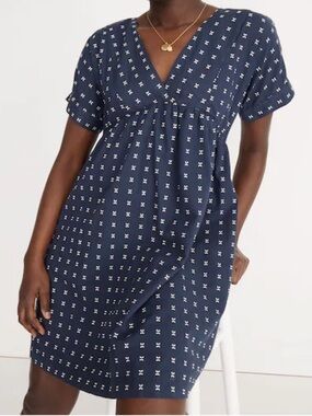 Madewell textured dot dolman sleeve v neck dress. Large. 100% cotton